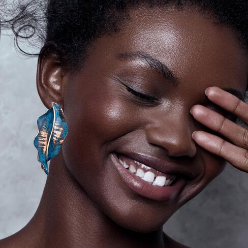 أقراط أوراق نحاسية مصنوعة يدويًا، لون أزرق مخضر زنجار، تصميم معدني ريفي in Kuwait