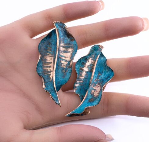 أقراط أوراق نحاسية مصنوعة يدويًا، لون أزرق مخضر زنجار، تصميم معدني ريفي in Kuwait