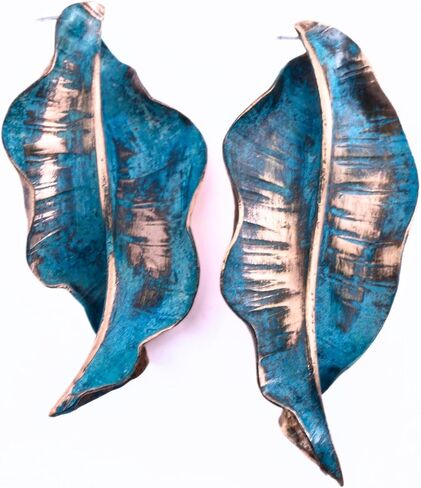 أقراط أوراق نحاسية مصنوعة يدويًا، لون أزرق مخضر زنجار، تصميم معدني ريفي in Kuwait