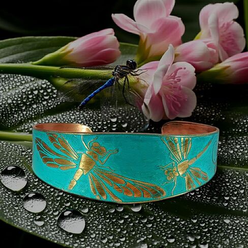 سوار مصنوع يدويًا من النحاس الصلب مدبب مع عزر اليعسوب المحفور، زنجار ريفي in Kuwait