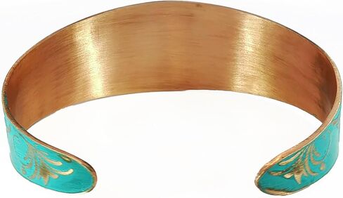 سوار مصنوع يدويًا من النحاس الصلب مدبب مع عزر اليعسوب المحفور، زنجار ريفي in Kuwait