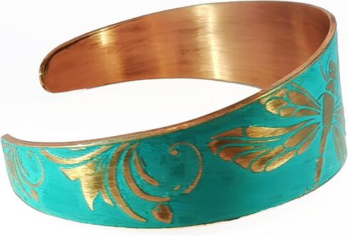 سوار مصنوع يدويًا من النحاس الصلب مدبب مع عزر اليعسوب المحفور، زنجار ريفي in Kuwait