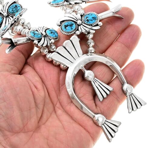 قلادة Alltribes عالية الجودة Kingman Turquoise Nugget Silver Squash Blossom Navajo قلادة رائعة من تصميم مروحة الجنيه الاسترليني المطروقة من الأمريكيين الأصليين 0239 in Saudi Arabia