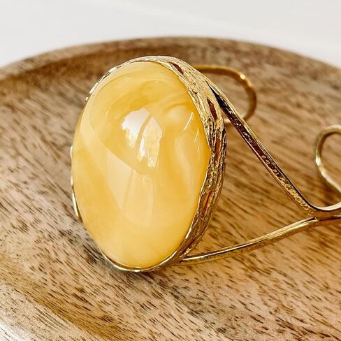 Natural Yellow Baltic Amber Bracelets in Gold Surrounds, Elegant Bracelet with Amber Stone in Saudi Arabia