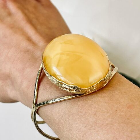Natural Yellow Baltic Amber Bracelets in Gold Surrounds, Elegant Bracelet with Amber Stone in Saudi Arabia