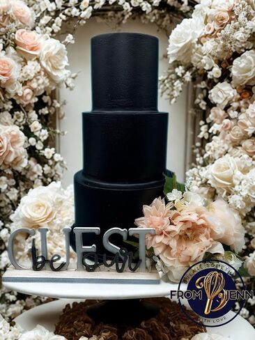 كعكة سوداء وهمية بطول 18 بوصة - كعكة وهمية قابلة للتخصيص وقابلة لإعادة الاستخدام لمنظمي الأحداث والخبازين - كعكة عيد ميلاد وهمية واقعية - خفيفة الوزن ومتينة - صنع في الولايات المتحدة الأمريكية من JennWithLove in Kuwait