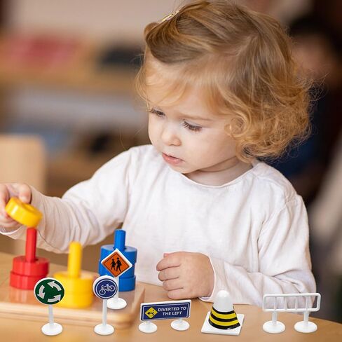 28 قطعة من زينة إشارات المرور المصغرة، زينة لافتات الطرق البلاستيكية الصغيرة، زينة لبيت الدمى، مخروط المرور، حاجز إشارة، نموذج إشارات الشوارع الصغيرة، مجموعة تعليمية لبيت الدمى، منظر صغير in Kuwait