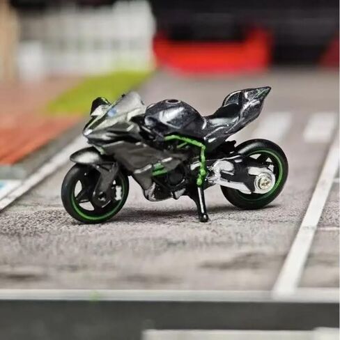New 1/64 H2R Alloy Motorcycle Miniatures - Simulation Die-Cast Collectible Model for Display, Decoration & Souvenir Gift in Saudi Arabia