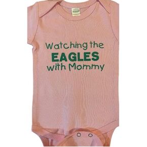 بدلة قطعة واحدة للأطفال من Mommy Eagles Fans Baby Onesie ® تكره رعاة البقر (وردي 6 أشهر) in Saudi Arabia