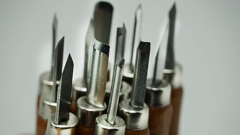 مجموعة أدوات سكين نحت الخشب من الفولاذ الكربوني 13 قطعة - مع حقيبة قابلة لإعادة الاستخدام ومبراة in Kuwait