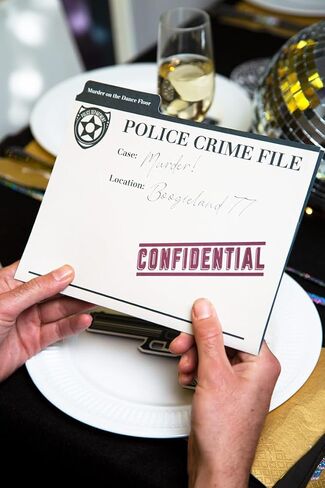 لعبة Talking Tables Crack The CASE Murder Mystery on The Dance Floor، ألعاب حفل عشاء Murder Mystery للبالغين، الألغاز، القرائن، رموز QR، الموسيقى، ألغاز تحفيز الدماغ، للأعمار من 16 عامًا فما فوق، 5-13 لاعبًا in Saudi Arabia