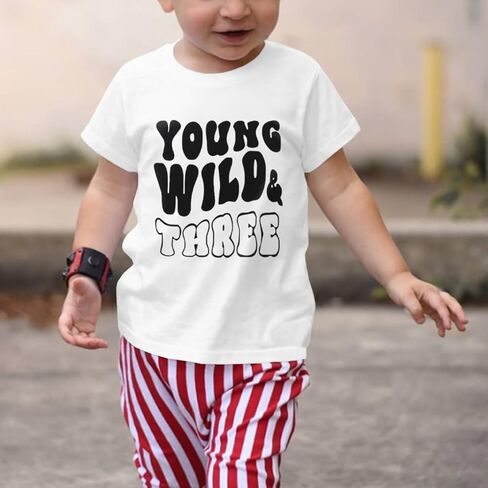 قميص Young Wild and Three بعمر 3 سنوات لعيد ميلاد فتاة تي شيرت للحفلات الثالثة هدية عيد ميلاد ثالثة بأكمام قصيرة in Kuwait