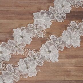 levylisa 2 ياردة 3D زهرة الدانتيل تقليم اللؤلؤ الأورجانزا المطرزة زين الخياطة الحرفية لفستان الزفاف الزينة الخياطة الحرف اليدوية (أبيض) in Kuwait