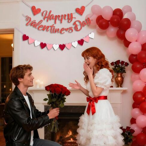 لافتة عيد الحب السعيدة، لافتة عيد الحب اللامعة، إكليل قلب أحمر وردي، لتزيين عيد الحب، جدران المنزل وديكورات الحفلات in Kuwait