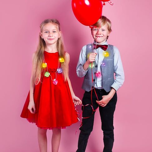 قلادة مضيئة لعيد الحب من ArtCreativity - قلادة قلب ضخمة مع أقوال لطيفة - تضيء بألوان متعددة - قلادة LED على شكل قلب للفتيات والفتيان - هدايا عيد الحب للأطفال in Kuwait