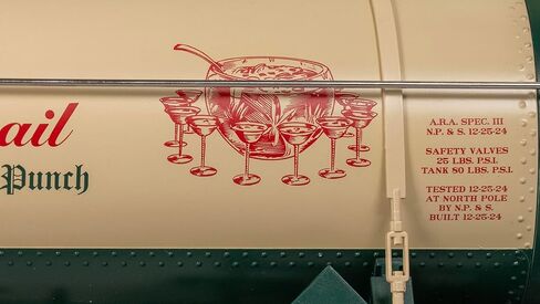 Bachmann Trains - 1:29 Scale Single Dome Tank Cars - Christmas NP&S® #12024 - MRS. Claus' Christmas Punch - Large G Scale in Saudi Arabia