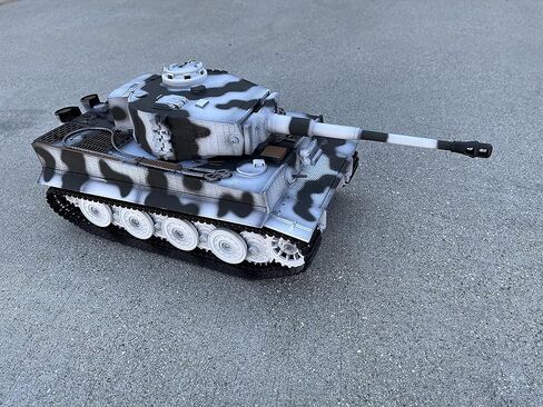 إصدار TaiGen Hobby البلاستيكي 2.4 جيجا هرتز 116 German Tiger 1 (الإصدار الأخير) Airsoft Battle Tank RC RTR in Kuwait
