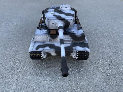 إصدار TaiGen Hobby البلاستيكي 2.4 جيجا هرتز 116 German Tiger 1 (الإصدار الأخير) Airsoft Battle Tank RC RTR in Kuwait