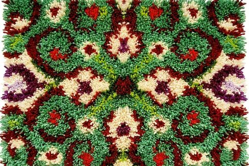 KitsMaster Buzzing Blooms" Latch Hook Kit – Bee & Flowers Design, Pre-Printed Canvas with Color-Coded Yarn, DIY Rug Making Kit for Adults & Beginners, 23.6''x15.8'' (Bee & Blossoms) in Saudi Arabia
