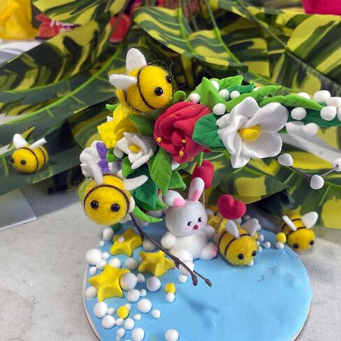 YUBONUS 16Pcs Wool Felt Bees with Box 1″ Big Size, Cute Bee Craft Balls for Room Shower Gift Decorations, Nursery Decor DIY Party Favors in Kuwait