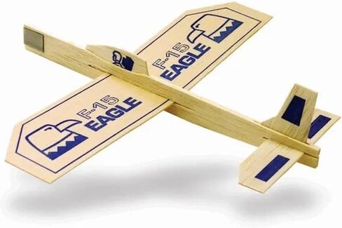 مجموعة طائرات Guillow's #26 Eagle Air Superiority Flyer، مكونة من 24 طائرة، من خشب البلسا in Kuwait