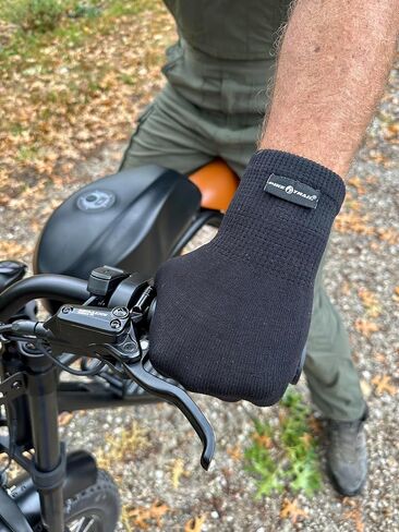Waterproof Gloves Desgined for Warmth and Durability Perfect for Walking, Running, Fishing, Hunting, Hiking, and Skiing in Saudi Arabia
