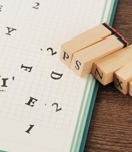 مجموعة طوابع مطاطية خشبية صغيرة مكونة من 36 قطعة مع صندوق - طوابع أرقام وحروف أبجدية متعددة الاستخدامات لصنع البطاقات والحرف اليدوية ولوازم سجل القصاصات in Kuwait