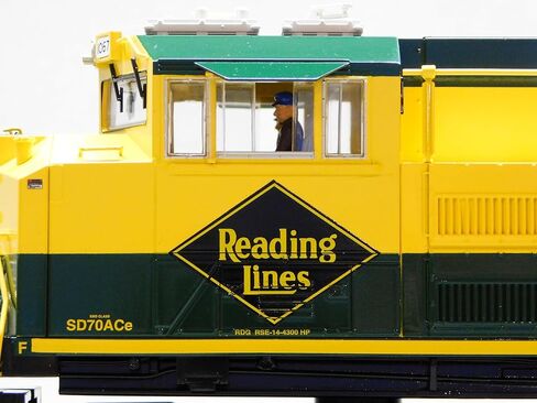 Lionel BTO Norfolk Southern Reading Heritage Non-Powered SD70ACe Diesel Engine O Gauge 2533139 in Saudi Arabia