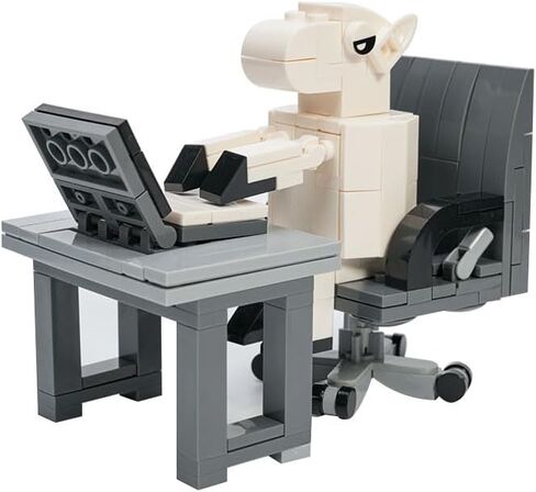 مجموعة مكعبات بناء رجل الروبيان العامل، 155 قطعة مكتب صغير يعمل على شكل رجل الروبيان، هدية زينة إبداعية مضحكة لسطح المكتب للبالغين in Kuwait