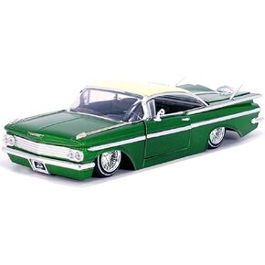 سيارة تشيفي إمبالا لوريدر 1959 باللون الأخضر المعدني مع سطح كريمي وعجلات سلكية من سلسلة Street Low Series 1/24 Diecast موديل سيارة من Jada 35592 in Kuwait