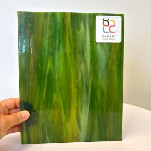 لوح الزجاج الملون وزجاج الفسيفساء من Wissmach: الأخضر الداكن والعنبر، والكريستال المخطط (8 × 6 بوصة - 1 ورقة) من BiNARI Glass Studio in Saudi Arabia