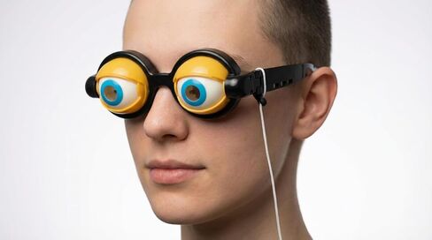 Pull The String, Blink Your Eyes, Crazy Glasses in Saudi Arabia