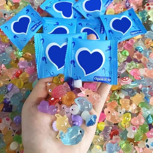 100 قطعة من أشكال الحيوانات الصغيرة من الراتنج، نماذج صغيرة تتوهج في الظلام من الراتنج الحيواني اللطيف، حقيبة عمياء من الراتنج الغامض، تصميم مصغر للحيوانات للديكور الخارجي لبيت الدمى وإكسسوارات الحديقة الخيالية in Kuwait