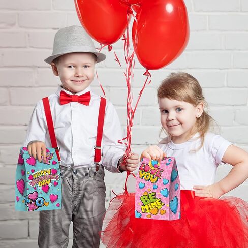 ArtCreativity 24 حقيبة عيد الحب مع 24 ملصقًا، هدية عيد الحب، حقيبة حلوى، حقائب هدايا لحفلات أعياد الميلاد، الزفاف، حفلات استقبال المولود الجديد وتفضلات الحفلات، صناديق من الورق المقوى اللطيفة بمقابض in Kuwait