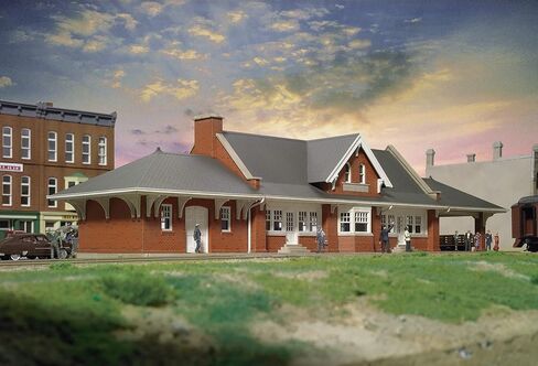 Walthers Cornerstone Series Kit HO Scale City Station in Saudi Arabia