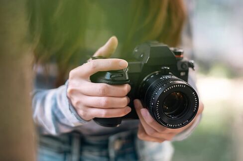 عدسة كاميرات بدون مراة بفتحة كبيرة F0.95 مقاس 35 ملم F0.95 من تارتيسان لكاميرات كانون ار اف متوافقة مع R7 APS-C موديل R10 EOS R RP R5 R6 in Saudi Arabia
