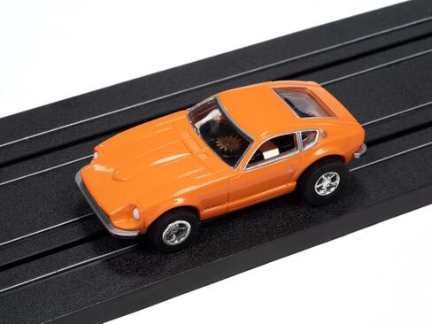 Auto World Xtraction SC412-3O 1973 Datsun 240z (برتقالي) HO Scale Slot Car in Kuwait