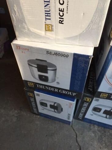 ثاندر جروب Sej-60000 جهاز طبخ الأرز الكهربائي سعة 33 كوبًا/مدفئًا in Kuwait