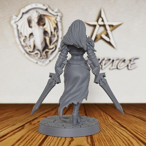 تمثال Blademaster Minis مزدوج الاستخدام - محارب بشري غير مطلي بمقياس 28 مم لألعاب الطاولة، شخصية بطلة خيالية للأبراج المحصنة والتنينات وTTRPGs - مقاتلة أنثى (AS601) in Kuwait