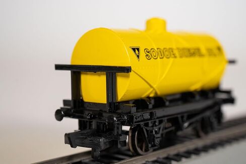 قطارات باخمان - شركة THOMAS & FRIENDS SODOR DIESEL CO. TANKER - مقياس HO in Kuwait