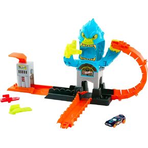 Hot Wheels Toy Car Track Set, City Gorilla Slam Attack Playset & 1:64 Scale Vehicle, Nemesis Challenge with Multiple Ways to Play, Speed Snap Track in Kuwait