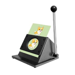 قاطعة ورق بأزرار 2.28 بوصة 58 مم، قاطعة دائرية بقطر 2.75 بوصة/70 مم، قاطعة لكمة الرسومات، آلة قطع القالب 70 مم لصنع آلة أزرار الوضع 2.28 بوصة/70 مم (قطر القطع 2.75 بوصة/70 مم) in Kuwait