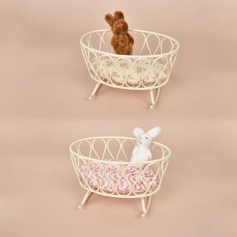 مهد بيت الدمى بمقياس 1:12 - مهد بيضاوي مصغر من الحديد لبيت الدمى مع مهد حديدي صغير ودب تيدي مخيط ووسادة لعيد ميلاد غرفة بوهو in Kuwait