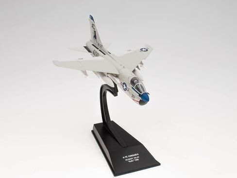 OPO 10 - طائرة مقاتلة عسكرية 1/100 A-7E Corsair II البحرية الأمريكية VA-37 Bulls 1980 - USS Saratoga - CP41 in Saudi Arabia