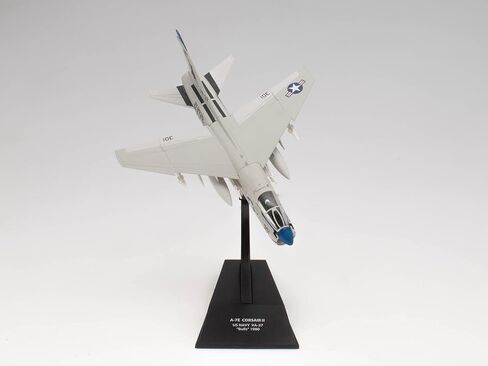 OPO 10 - طائرة مقاتلة عسكرية 1/100 A-7E Corsair II البحرية الأمريكية VA-37 Bulls 1980 - USS Saratoga - CP41 in Saudi Arabia