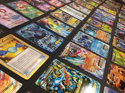 Pokemon 50 +2 Card Lot w/Rares، Commons، Uncommons (مضمونة 1 Holo) in Kuwait