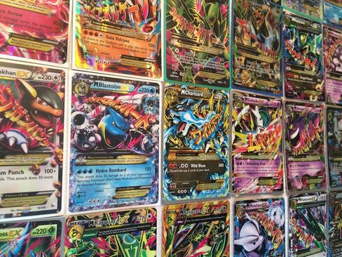 Pokemon 50 +2 Card Lot w/Rares، Commons، Uncommons (مضمونة 1 Holo) in Kuwait