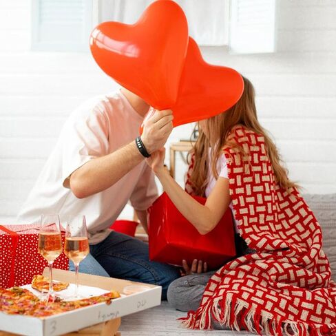 مجموعة بالونات عيد الحب بالونات I Love You وبالونات قلب مطبوعة على شكل قلب مع 1000 قطعة من بتلات الورد الحريرية الحمراء لتزيين الزهور على شكل دب لتزيين حفلات عيد الحب in Kuwait