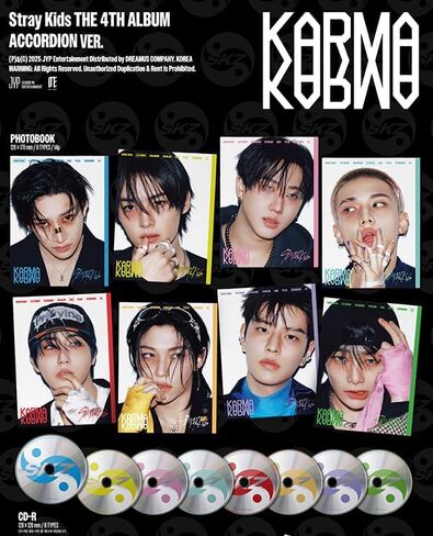 ألبوم Stray Kids KARMA إصدار الأكورديون (إصدار Seungmin) كتاب الصور + قرص مضغوط + بطاقة الصور + صورتان مقطوعتان in Kuwait