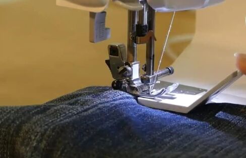 قطعتان من قطعتي سترة قفز كبيرة الحجم وأزرار قفز ولوحة ضغط للقدم أداة خياطة لـ Husqvarna Viking Brother Singer Janome وPfaff من قماش الدنيم والحوامل المكتنزة in Saudi Arabia
